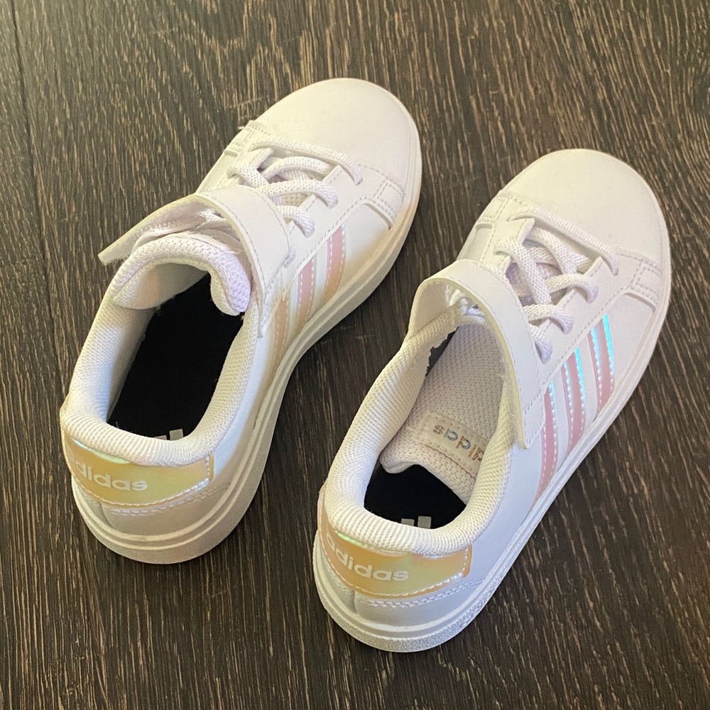 Adidas Kids Sneakers in White with Iridescent Stripes size 12, new without tags
